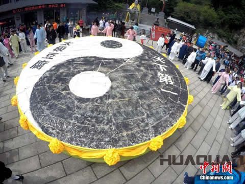 太極豆腐被搶光 華全機(jī)組來到它家鄉(xiāng)