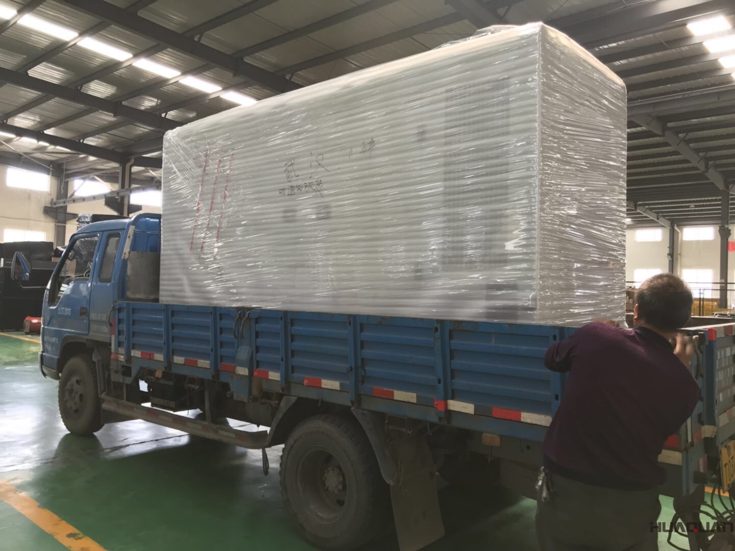 發貨了！9月8日一臺100kw靜音箱型柴油發電機組已發往廣東