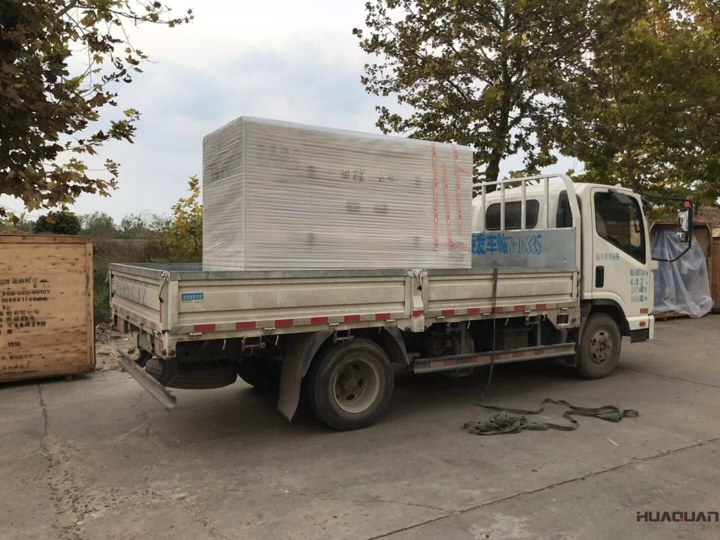 10月21日，柴先生訂購(gòu)的一臺(tái)500kw自動(dòng)化柴油發(fā)電機(jī)組從華全動(dòng)力成功發(fā)往內(nèi)蒙古