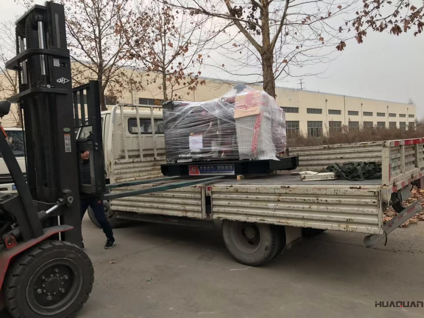 山西陳先生從華全動力訂購的一臺20kw標配柴油發電機組已于11月28日成功發往目的地