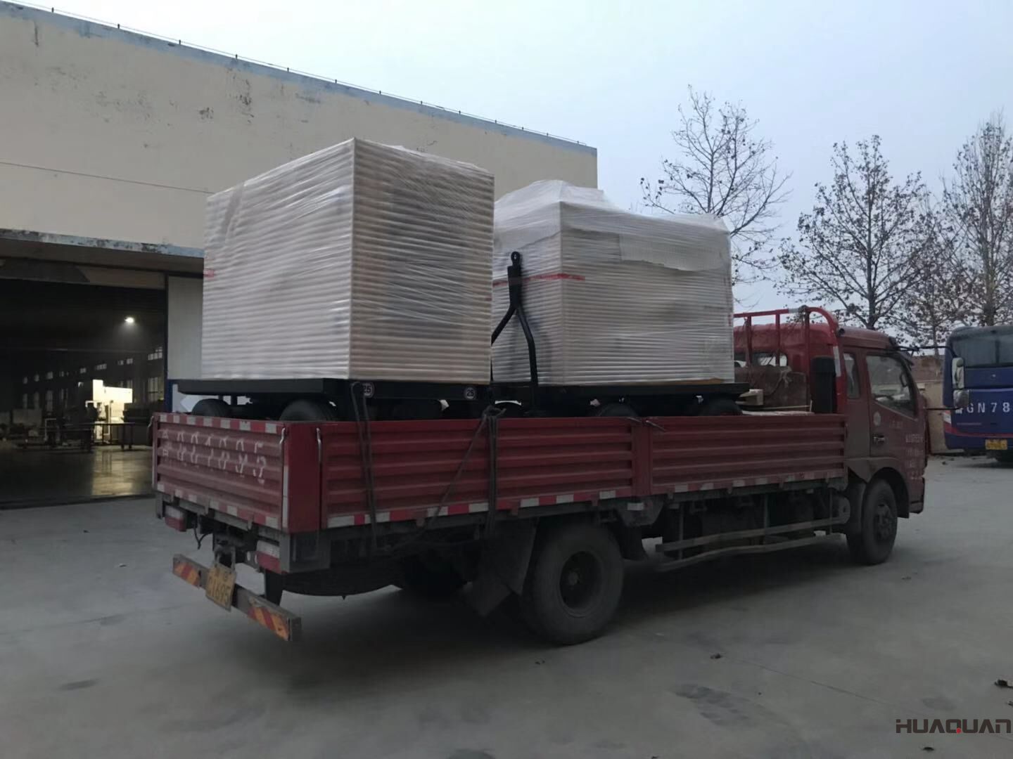 福建劉先生從華全動力訂購的10kw和40kw標(biāo)配柴油發(fā)電機組已于11月29日順利發(fā)往目的地