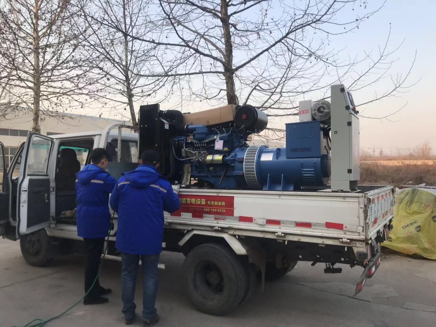 華全動力一臺300kw標配柴油發電機組于12月13日順利發往湖北省